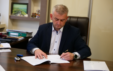 Umowa podpisana! Dawny dw&oacute;r Erlich&oacute;w w Falej&oacute;wce zostanie odnowiony. Powstanie nowa siedziba Gminnego Ośrodka Kultury 6