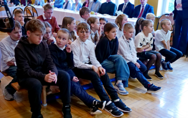 Szkoła Podstawowa w Kostarowcach - pasowanie na ucznia 22.10 (40)