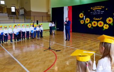 Szkoła Podstawowa w Niebieszczanach - pasowanie na ucznia 16.10 (23)