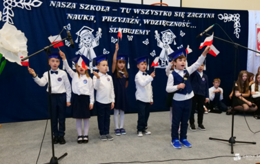 Szkoła Podstawowa w Prusieku - pasowanie na ucznia 14.10 (8)