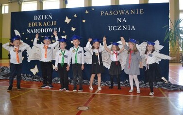 fot. Szkoła Podstawowa w Strachocinie - pasowanie na ucznia 14.10 (19)