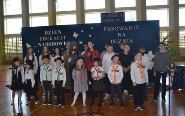 fot. Szkoła Podstawowa w Strachocinie - pasowanie na ucznia 14.10 (18)