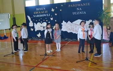 fot. Szkoła Podstawowa w Strachocinie - pasowanie na ucznia 14.10 (15)