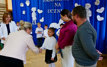 Szkoła Podstawowa w Srogowie G&oacute;rnym - pasowanie na ucznia 13.10 (18)