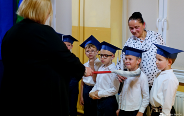 Szkoła Podstawowa w Pakosz&oacute;wce - pasowanie na ucznia 12.10 (21)