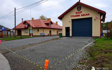 Zmiana otoczenia wok&oacute;ł WDK w Tyrawie Solnej! Trwają prace przy utwardzaniu placu postojowego 7
