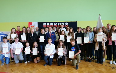 Konkurs "Wiedzy o Sejmie Rzeczypospolitej Polskiej" w Gminie Sanok - znamy laureat&oacute;w! 1