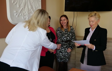 Nagrody W&oacute;jta Gminy Sanok z okazji Dnia Edukacji Narodowej wręczone! 4