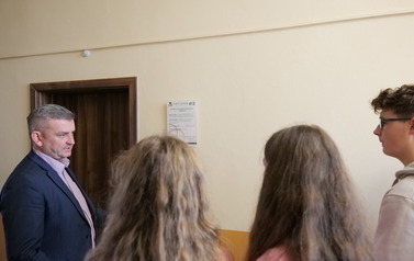 Lekcja WOS-u w urzędzie dla uczni&oacute;w ze Szkoły Podstawowej w Pisarowcach 12