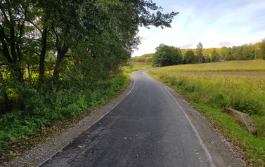 Remont nawierzchni drogi gminnej, odcinek dł. 700 m w miejscowości STRACHOCINA
