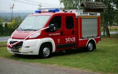 &quot;Bogu na chwałę ludziom na pożytek&quot;. Uroczystość poświęcenia samochodu pożarniczego OSP Bykowce 44
