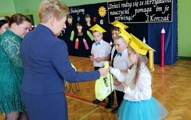 Szkoła Podstawowa w Niebieszczanach uczciła 250. rocznicę Komisji Edukacji Narodowej  13