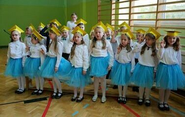 Szkoła Podstawowa w Niebieszczanach uczciła 250. rocznicę Komisji Edukacji Narodowej  40