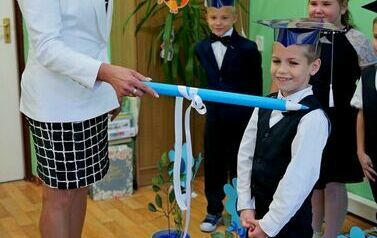 Filialna Szkoła Podstawowa w Czerteżu pasowała nowych uczni&oacute;w klasy pierwszej 32
