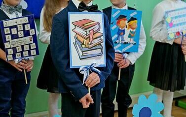 Filialna Szkoła Podstawowa w Czerteżu pasowała nowych uczni&oacute;w klasy pierwszej 43