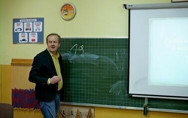 Lekcje historyczne w Szkole Podstawowej w Pakosz&oacute;wce w ramach projektu &quot;Bohaterom niezłomnym...&quot; 10