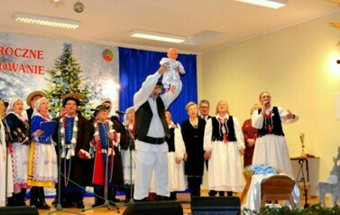 Noworoczne kolędowanie w Wiejskim Domu Kultury w Pakosz&oacute;wce 3