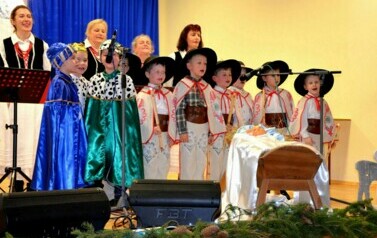 Noworoczne kolędowanie w Wiejskim Domu Kultury w Pakosz&oacute;wce 29