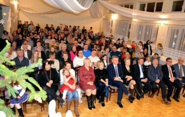 Noworoczne kolędowanie w Wiejskim Domu Kultury w Pakosz&oacute;wce 35