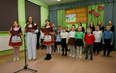 Dzień Babci i Dziadka w Szkole Podstawowej w Falej&oacute;wce 17