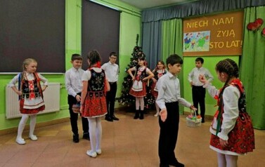 Dzień Babci i Dziadka w Szkole Podstawowej w Falej&oacute;wce 37