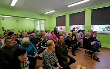 Dzień Babci i Dziadka w Szkole Podstawowej w Falej&oacute;wce 43