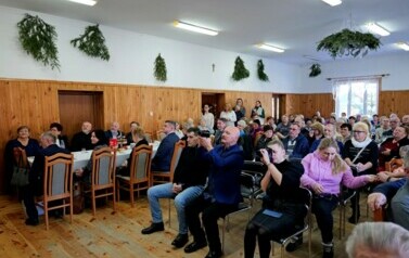 Wyjątkowe obchody Dni Babci i Dziadka Szk&oacute;ł Podstawowych z Mrzygłodu i Tyrawy Solnej 73