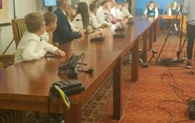 Wielki sukces Szkoły Podstawowej w Pakosz&oacute;wce! Uczniowie w finale programu FINANSOAKTYWNI Ministerstwa Finans&oacute;w 8