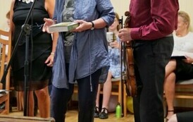 Spektakl "Podr&oacute;ż w czasie" pełen wzruszeń i wspomnień 14