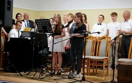 Spektakl "Podr&oacute;ż w czasie" pełen wzruszeń i wspomnień 20