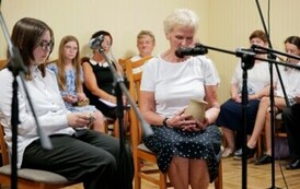 Spektakl "Podr&oacute;ż w czasie" pełen wzruszeń i wspomnień 26