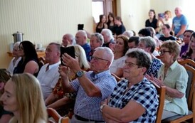 Spektakl "Podr&oacute;ż w czasie" pełen wzruszeń i wspomnień 52