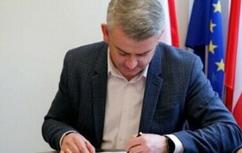 Umowa z wykonawcą na utworzenie przedszkoli w Jurowcach i Niebieszczanach podpisana! 2