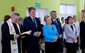 "Każdy koniec jest nowym początkiem" - uroczyste pożegnanie Andrzej Cecuły dyrektora Szkoły Podstawowej w Strachocinie z okazji przejścia na emeryturę 5