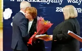 "Każdy koniec jest nowym początkiem" - uroczyste pożegnanie Andrzej Cecuły dyrektora Szkoły Podstawowej w Strachocinie z okazji przejścia na emeryturę 22