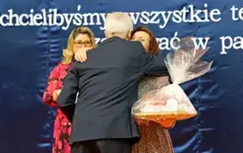 "Każdy koniec jest nowym początkiem" - uroczyste pożegnanie Andrzej Cecuły dyrektora Szkoły Podstawowej w Strachocinie z okazji przejścia na emeryturę 24