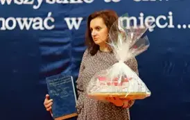 "Każdy koniec jest nowym początkiem" - uroczyste pożegnanie Andrzej Cecuły dyrektora Szkoły Podstawowej w Strachocinie z okazji przejścia na emeryturę 27