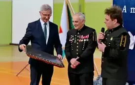 "Każdy koniec jest nowym początkiem" - uroczyste pożegnanie Andrzej Cecuły dyrektora Szkoły Podstawowej w Strachocinie z okazji przejścia na emeryturę 30