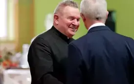 "Każdy koniec jest nowym początkiem" - uroczyste pożegnanie Andrzej Cecuły dyrektora Szkoły Podstawowej w Strachocinie z okazji przejścia na emeryturę 35