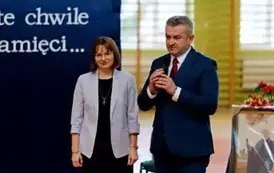 "Każdy koniec jest nowym początkiem" - uroczyste pożegnanie Andrzej Cecuły dyrektora Szkoły Podstawowej w Strachocinie z okazji przejścia na emeryturę 38
