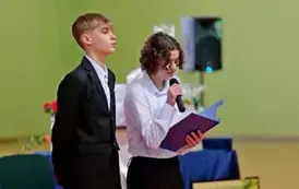 "Każdy koniec jest nowym początkiem" - uroczyste pożegnanie Andrzej Cecuły dyrektora Szkoły Podstawowej w Strachocinie z okazji przejścia na emeryturę 47