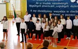 "Każdy koniec jest nowym początkiem" - uroczyste pożegnanie Andrzej Cecuły dyrektora Szkoły Podstawowej w Strachocinie z okazji przejścia na emeryturę 52