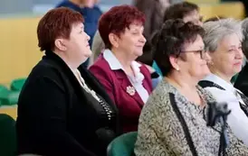 "Każdy koniec jest nowym początkiem" - uroczyste pożegnanie Andrzej Cecuły dyrektora Szkoły Podstawowej w Strachocinie z okazji przejścia na emeryturę 53