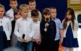 "Każdy koniec jest nowym początkiem" - uroczyste pożegnanie Andrzej Cecuły dyrektora Szkoły Podstawowej w Strachocinie z okazji przejścia na emeryturę 70