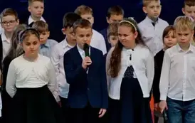 "Każdy koniec jest nowym początkiem" - uroczyste pożegnanie Andrzej Cecuły dyrektora Szkoły Podstawowej w Strachocinie z okazji przejścia na emeryturę 71