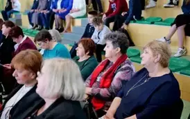 "Każdy koniec jest nowym początkiem" - uroczyste pożegnanie Andrzej Cecuły dyrektora Szkoły Podstawowej w Strachocinie z okazji przejścia na emeryturę 85