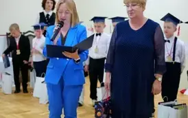 15 lat z Patronem oraz pasowanie na ucznia &ndash; wyjątkowa uroczystość w Szkole Podstawowej im. Ignacego Łukasiewicza w Pakosz&oacute;wce 12