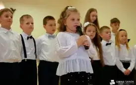 15 lat z Patronem oraz pasowanie na ucznia &ndash; wyjątkowa uroczystość w Szkole Podstawowej im. Ignacego Łukasiewicza w Pakosz&oacute;wce 63