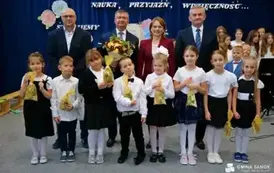 Pasowanie na ucznia i obchody Dnia Edukacji Narodowej w Prusieku 4