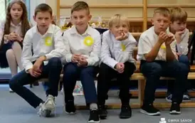 Pasowanie na ucznia i obchody Dnia Edukacji Narodowej w Prusieku 44